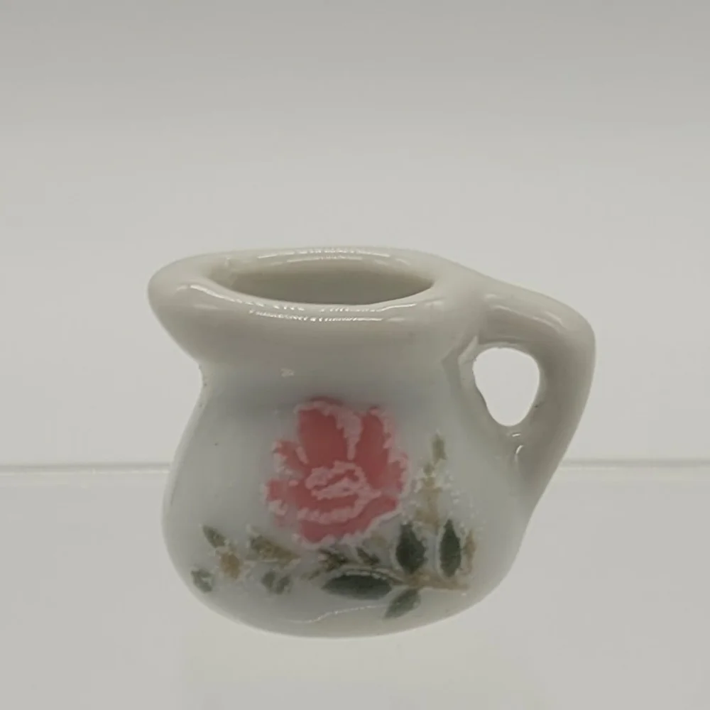 Dollhouse Teapot / Curio Figurine​​​